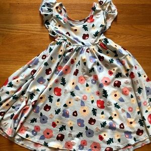 Dot Dot Smile, Ruffle sleeve, cool material, size 8/0, flowers